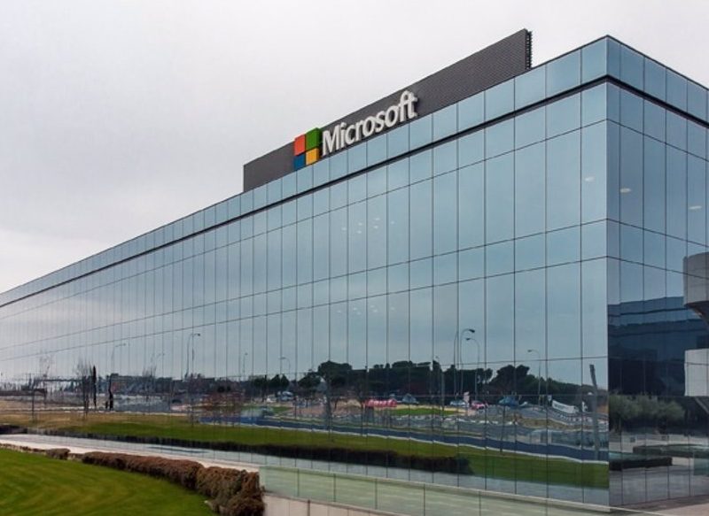 LA JUGADA MAESTRA DE MICROSOFT PARA ACABAR CON SU COMPETENCIA