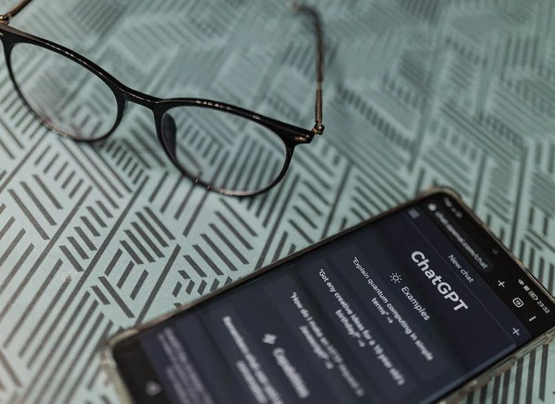 ¿QUÉ SE PUEDE HACER CON CHATGPT Y OTROS CHATBOTS SIMILARES?