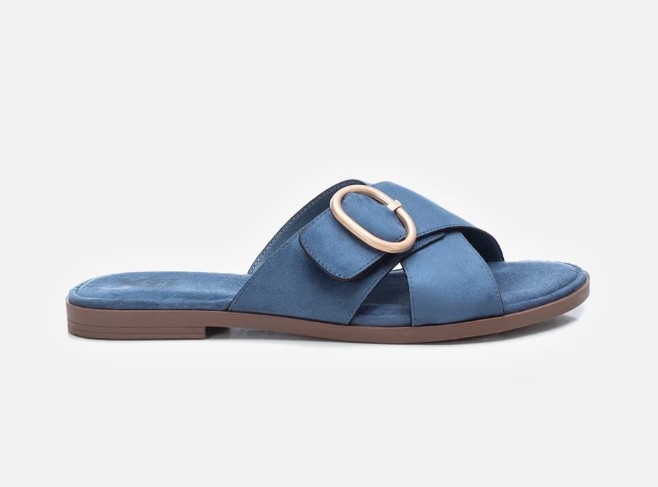 Estas sandalias planas de El Corte Inglés cuestan menos de 40 euros y son ideales 3 Moncloa Sandalias planas de mujer color azul con hebilla decorativa el corte ingles