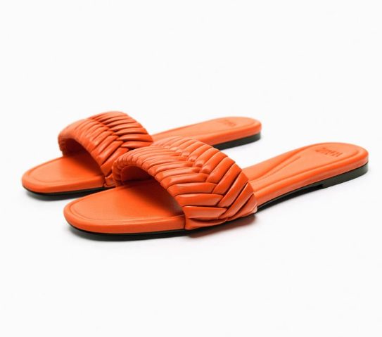sandalia plana naranja