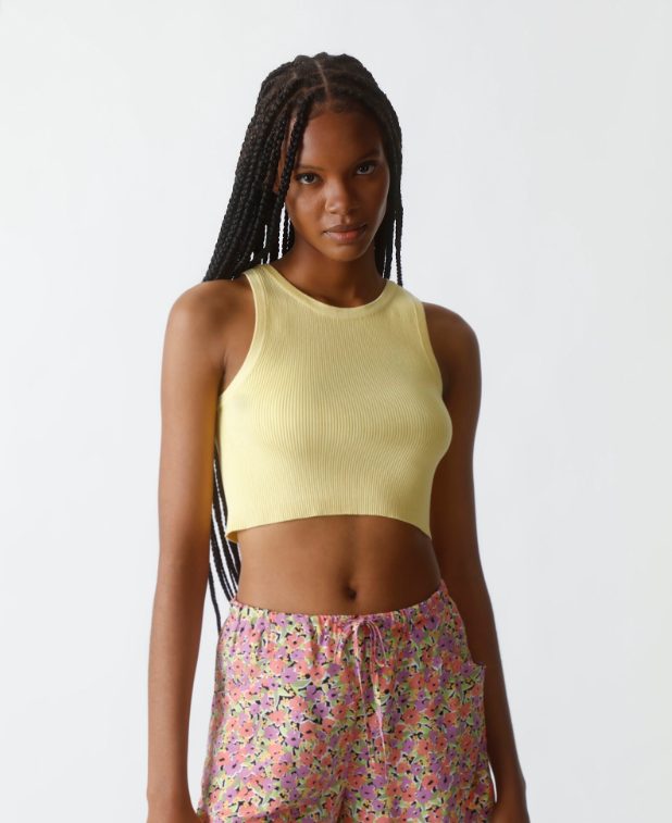 top cropped amarillo