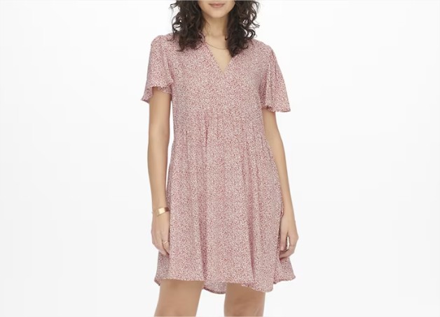 El Corte Inglés: el vestido perfecto para lucir con botas o sandalias este verano solo cuesta 29,99 euros y está en tres colores 6 Moncloa Vestido corto con estampado floral y vuelo el corte ingles