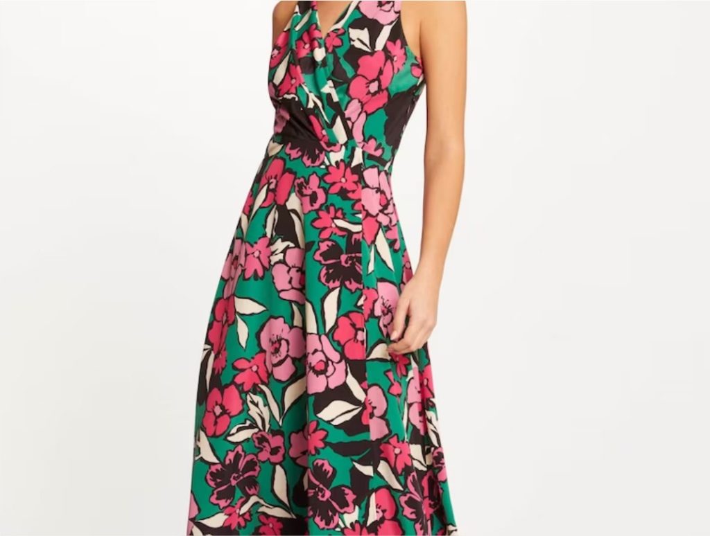 El Corte Inglés: 8 vestidos de colores vivos con los que irás perfecta a tus eventos de verano 4 Moncloa Vestido largo evasé con estampado floral el corte ingles