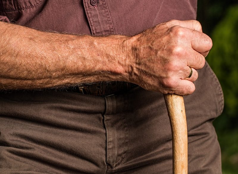 ALARGAR LA EDAD DE JUBILACIÓN HASTA LOS 72 AÑOS