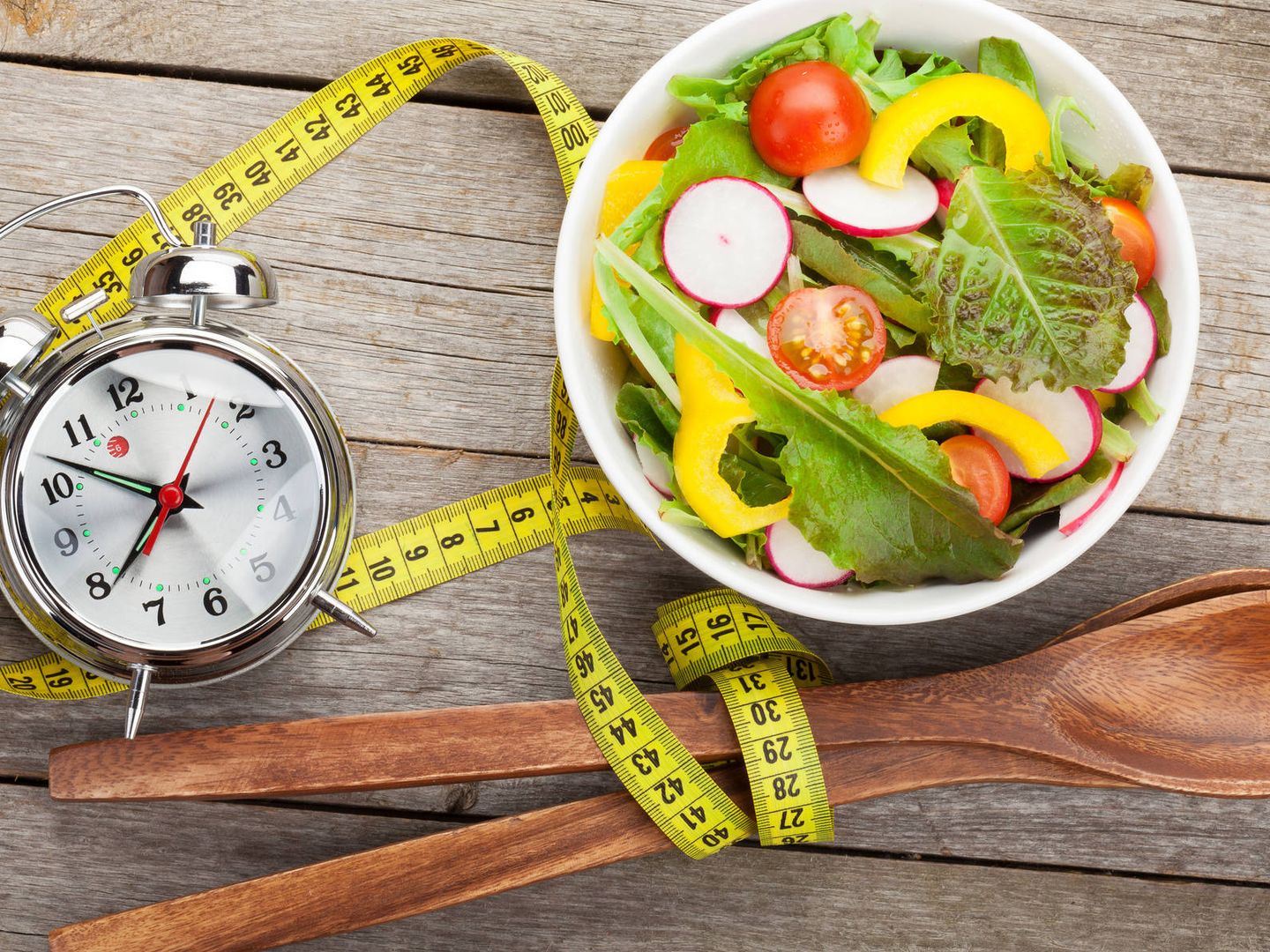 Ayuno intermitente: 9 ejemplos de por qué deberías probarla 2 Moncloa ¿Qué otros beneficios ofrece el ayuno intermitente?