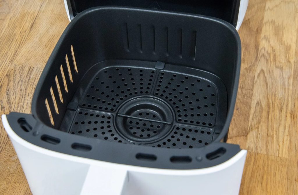 Revive tu freidora de aire: truco sencillo para una limpieza efectiva y mantén tu cocina impecable 3 Moncloa que es una freidora de aire