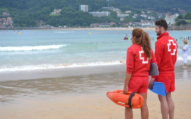 El INCIBE y la Guardia Civil alertan de falsas ofertas de empleo de socorrista para esta temporada de verano