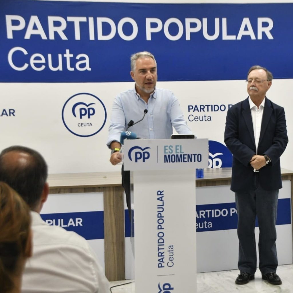El fin del bipartidismo y la política de bloques auguran un final de verano caliente 2 Moncloa EuropaPress 5377940 coordinador general pp elias bendodo sabado ceuta junto presidente ciudad Moncloa