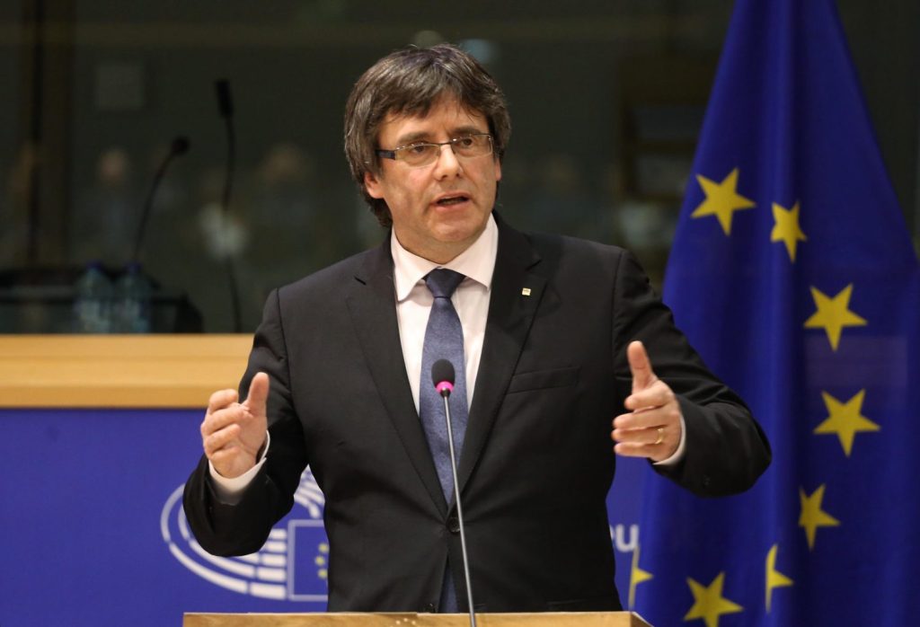 Cebrián se opone a entregar la amnistía al «prófugo» Puigdemont 3 Moncloa Puigdemont