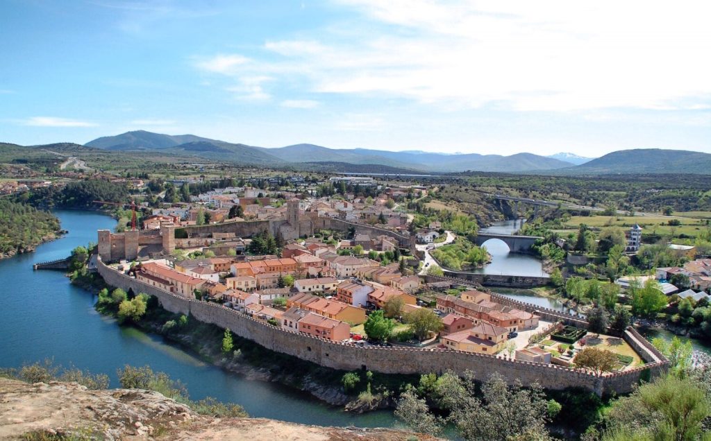 Pueblo de ensueño en la Sierra de Madrid: Un rincón mágico que desafía el paso del tiempo 2 Moncloa SIERRA MADRILENA Moncloa