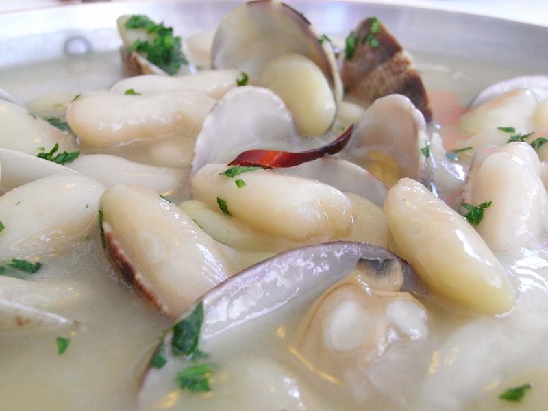 ingredientes fabes con almejas