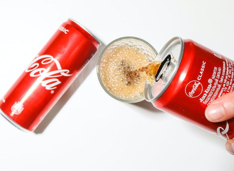 LA COCA-COLA ES UNA DE LAS BEBIDAS MÁS PERJUDICIALES PARA LOS HUESOS