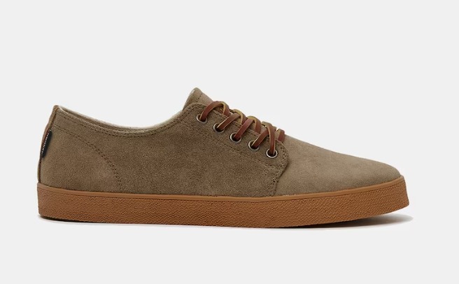 Zapatillas de hombre en beige bajas de serraje hidrófugo