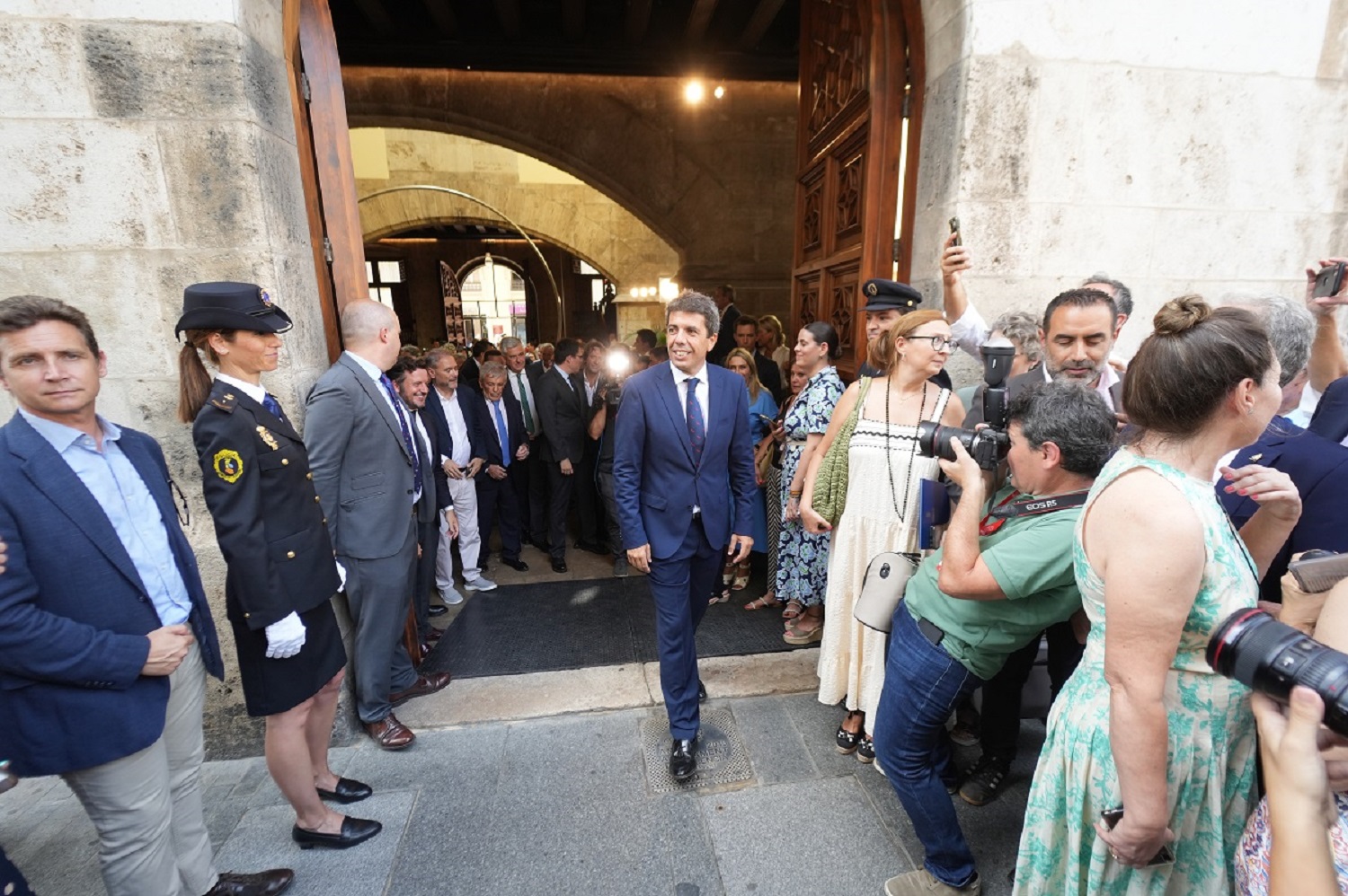 El presidente de la Comunidad Valenciana eliminó el impuesto de Donaciones y Sucesiones El presidente de la Comunidad Valenciana eliminó el impuesto de Donaciones y Sucesiones