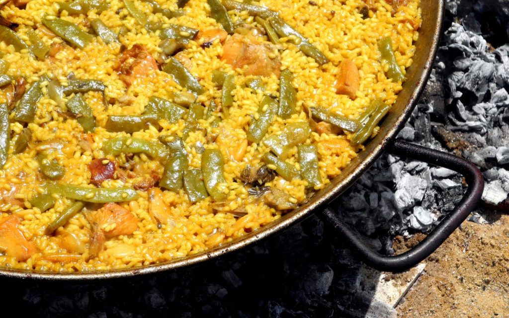 Exquisita Paella Marinera: Un banquete de '10' para compartir en familia 3 Moncloa Paella Valenciana Moncloa
