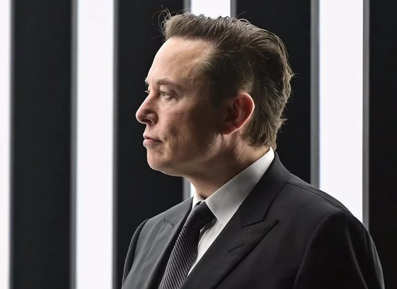 LA DECISIÓN DE ELON MUSK QUE HA ENFURECIDO A LOS USUARIOS