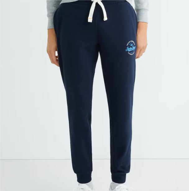 El polo de hombre más vendido de El Corte Inglés cuesta menos de 40 euros y disponible en 4 colores 5 Moncloa 5 chandal Moncloa