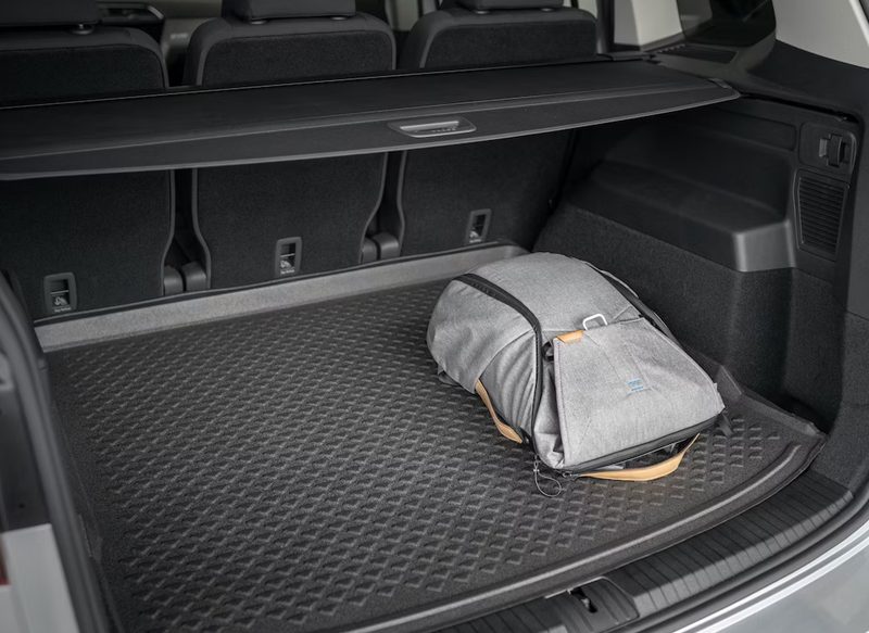 EL PELIGRO DE LOS OBJETOS SUELTOS EN EL COCHE