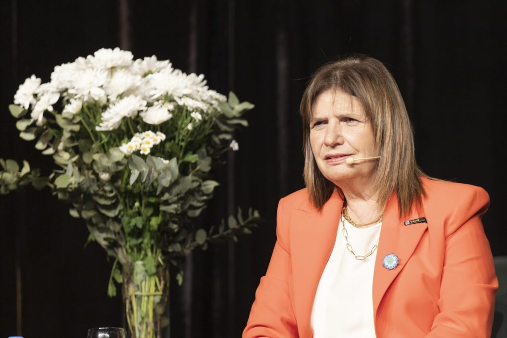 Milei pone a prueba al peronismo de la inflación del 140% 1 Moncloa La conservadora Bullrich tiene la llave de la presidencia y deberá elegir entre Massa y Milei