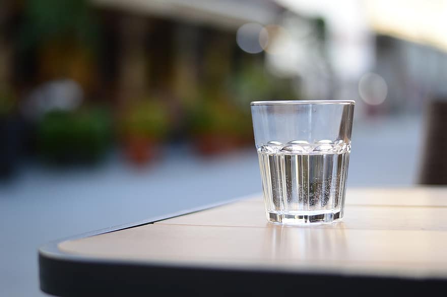 comer con agua