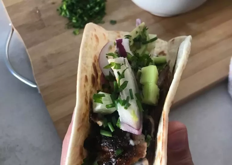 David Muñoz nos sorprende con un festín de sabores: ¡Descubre su taco de costillas de cerdo asado!
