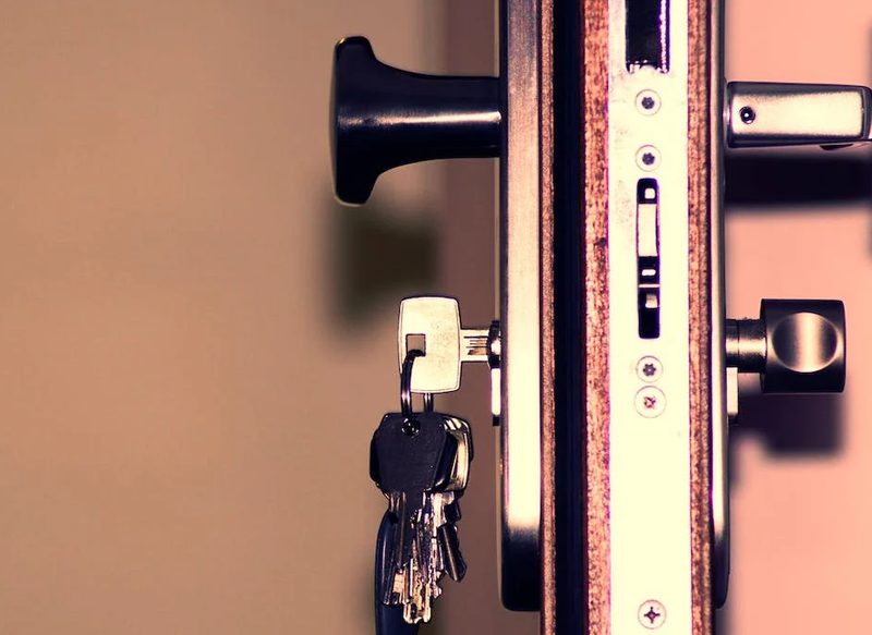 DEJAR LAS LLAVES DE CASA PUESTAS, CONTRAPRODUCENTE