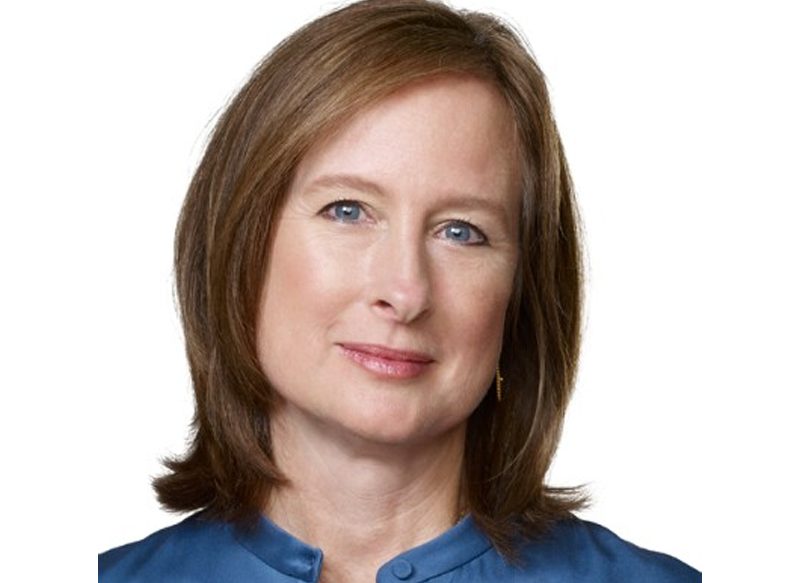 KATHERINE ADAMS, LA MANO DERECHA DE TIM COOK