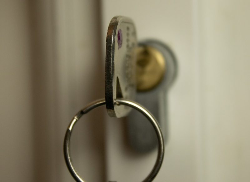 DEJAR LAS LLAVES DE CASA PUESTAS DA SEGURIDAD