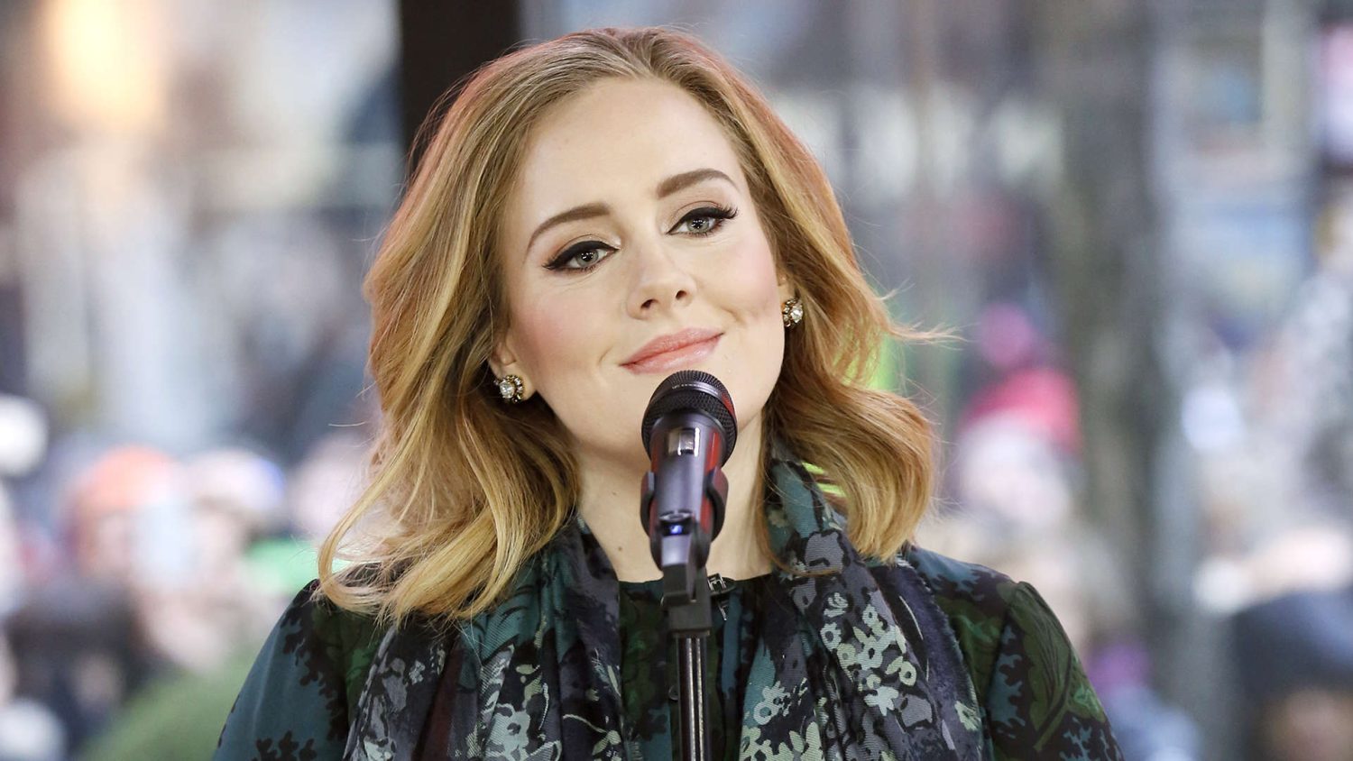 Adele y su '21': Cómo un álbum rompió récords y definió una década de música 3 Moncloa El legado de Adele: '21' y el futuro de la música