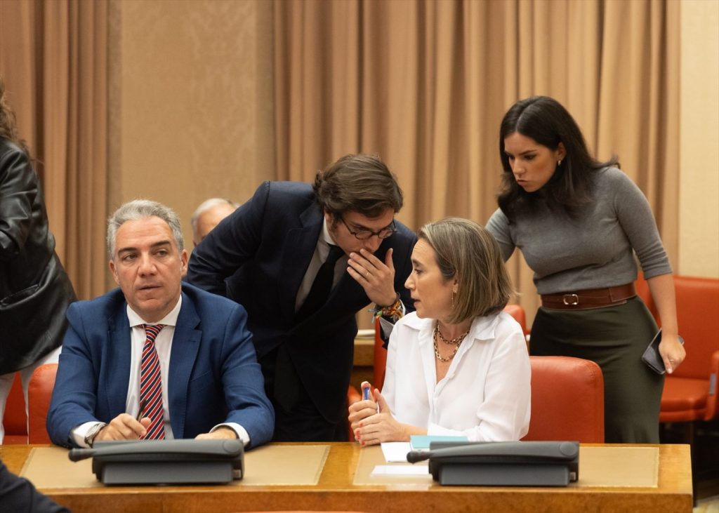 Vox se autoproclama ser la  oposición a Pedro Sánchez