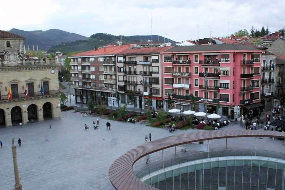 De desapercibida a deseada: Irún, la ciudad española que todos quieren descubrir en un mágico invierno 2 Moncloa EL INVIERNO EN IRÚN: UN PARAÍSO PARA LOS AMANTES DEL DEPORTE