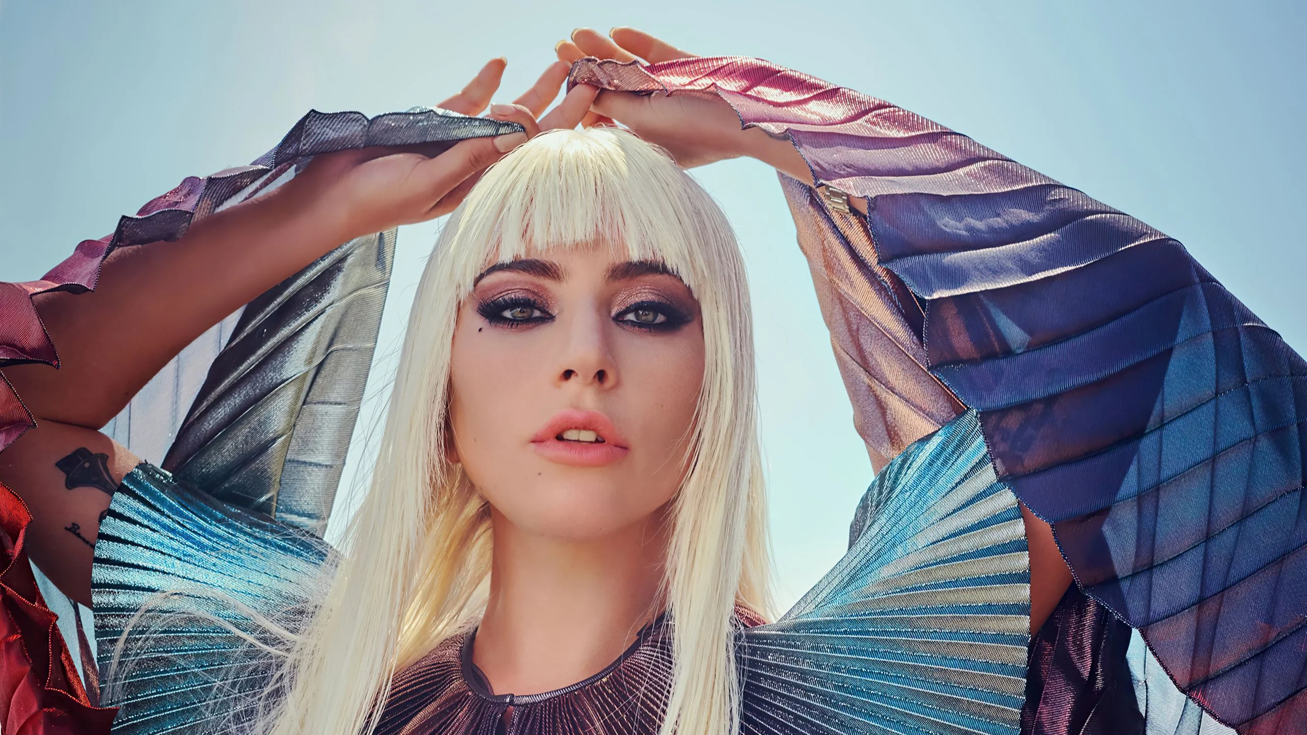 Lady Gaga: más allá de la música, su valiente lucha contra el dolor crónico 2 Moncloa La carrera musical en medio del dolor