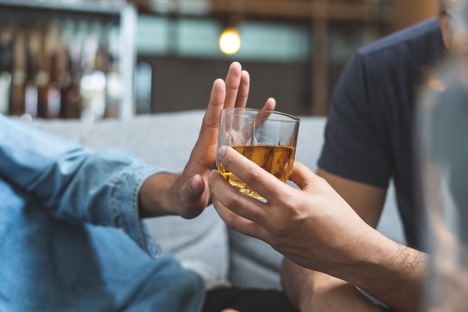 Cuida tu salud cardíaca: descubre ocho hábitos expertos para prevenir con éxito el riesgo de infarto 4 Moncloa CONSUME ALCOHOL CON MODERACIÓN: CONOCE TUS LÍMITES