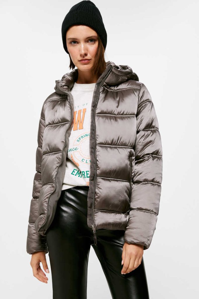 Estilo a mitad de precio: La chaqueta de Zara, elegante y abrigada por solo 19,99 €. ¡Imperdible oferta! 3 Moncloa chaqueta acolchada metalizada