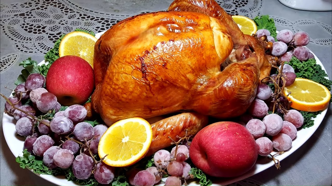 Exquisita pechuga de pavo con salsa de cebolla caramelizada y vino tinto, un festín irresistible y sofisticado 1 Moncloa Anímate a una pechuga de pavo con salsa de cebolla caramelizada