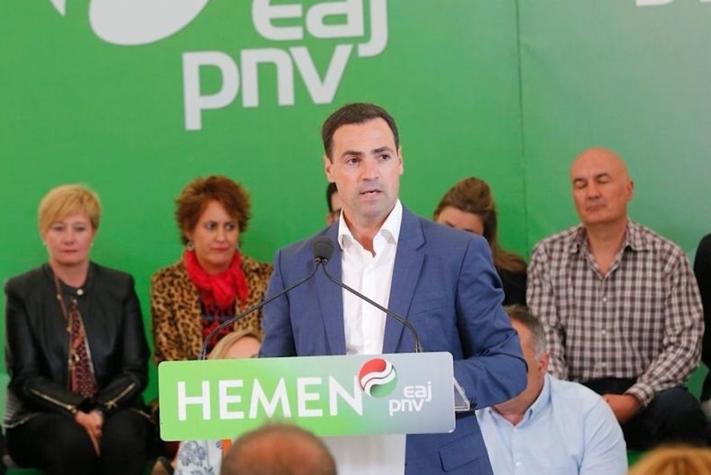 El PNV y PSOE azuzan el miedo a Bildu tras legitimar a Otegi: «La fuga de votos es un hecho» 3 Moncloa Inmanol Pradales del PNV podría ser el nuevo lehendakari, aunque necesita los votos de los socialistas vascos