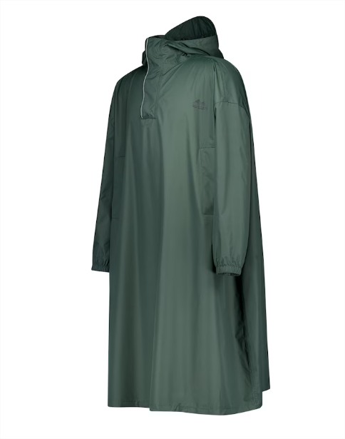 Prepara el armario para el viento y lluvia con estas prendas tan chic de El Corte Inglés 2 Moncloa poncho Moncloa