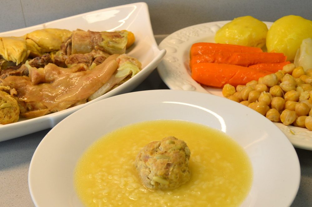 ¡Sabor levantino en cada cucharada! Descubre la receta del puchero valenciano, un plato completo que conquista paladares 3 Moncloa CÓMO ACOMPAÑAR EL PUCHERO VALENCIANO