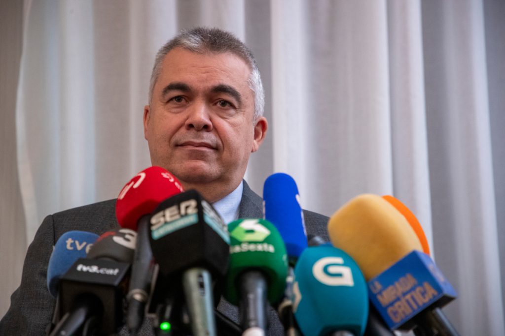 Preocupación en el PSOE en su semana decisiva tras la masiva respuesta de Feijóo contra la amnistía 2 Moncloa Santos Cerdán, número tres del PSOE y líder de las negociaciones entre ERC y Junts