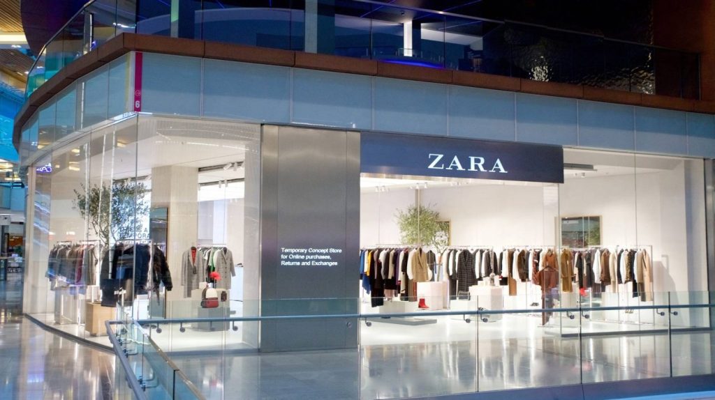 La bermuda de pinzas con cinturón de Zara que todas desean llevar este verano 4 Moncloa Zara