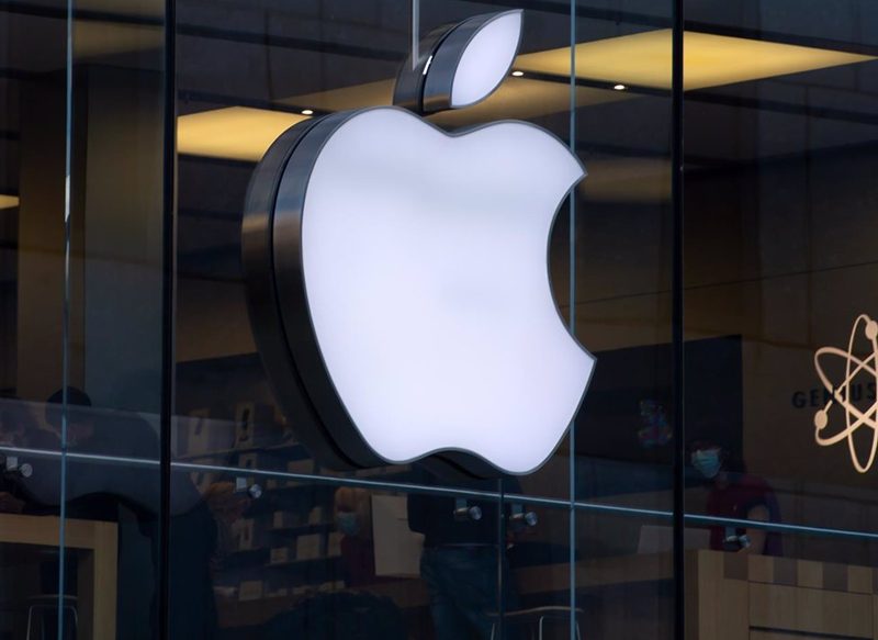 UN MODELO DE LENGUAJE ALTAMENTE EFICIENTE