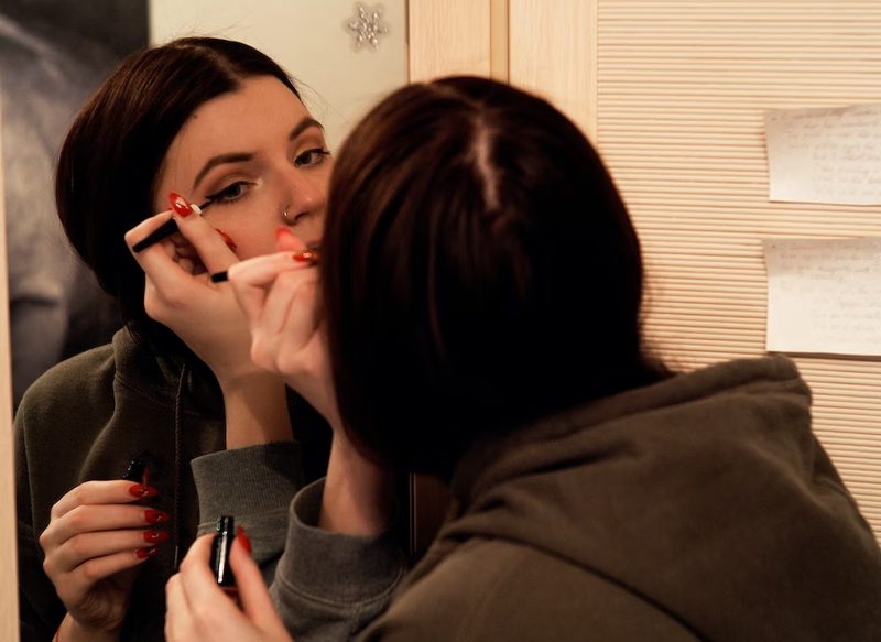 EL 'EYELINER' A LO ARIANA GRANDE