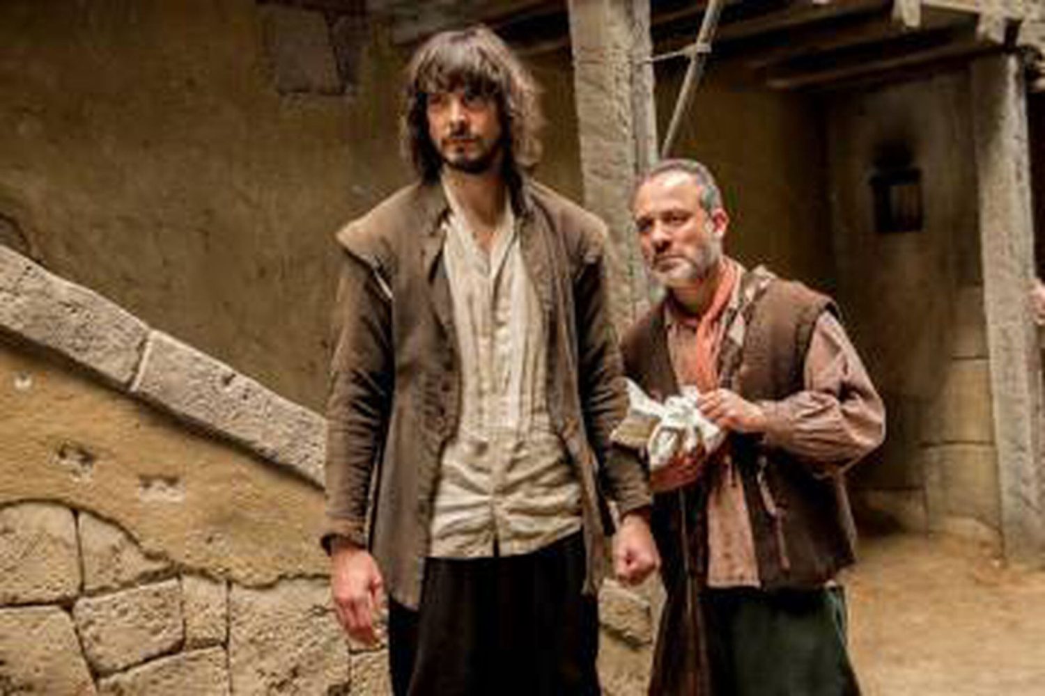 Águila Roja: La identidad del héroe enmascarado finalmente revelada 3 Moncloa EL SIMBOLISMO DE LA MÁSCARA