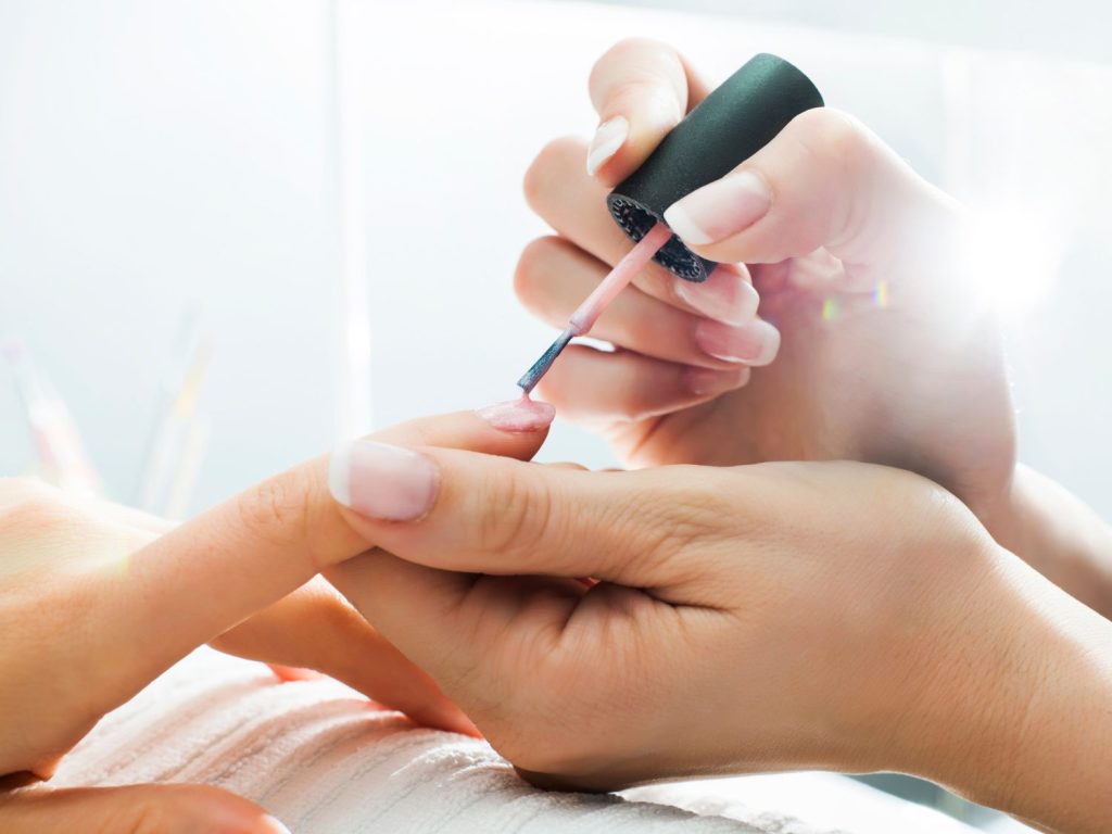 Técnicas creativas para eliminar uñas semipermanentes fácilmente en casa 3 Moncloa Sephora