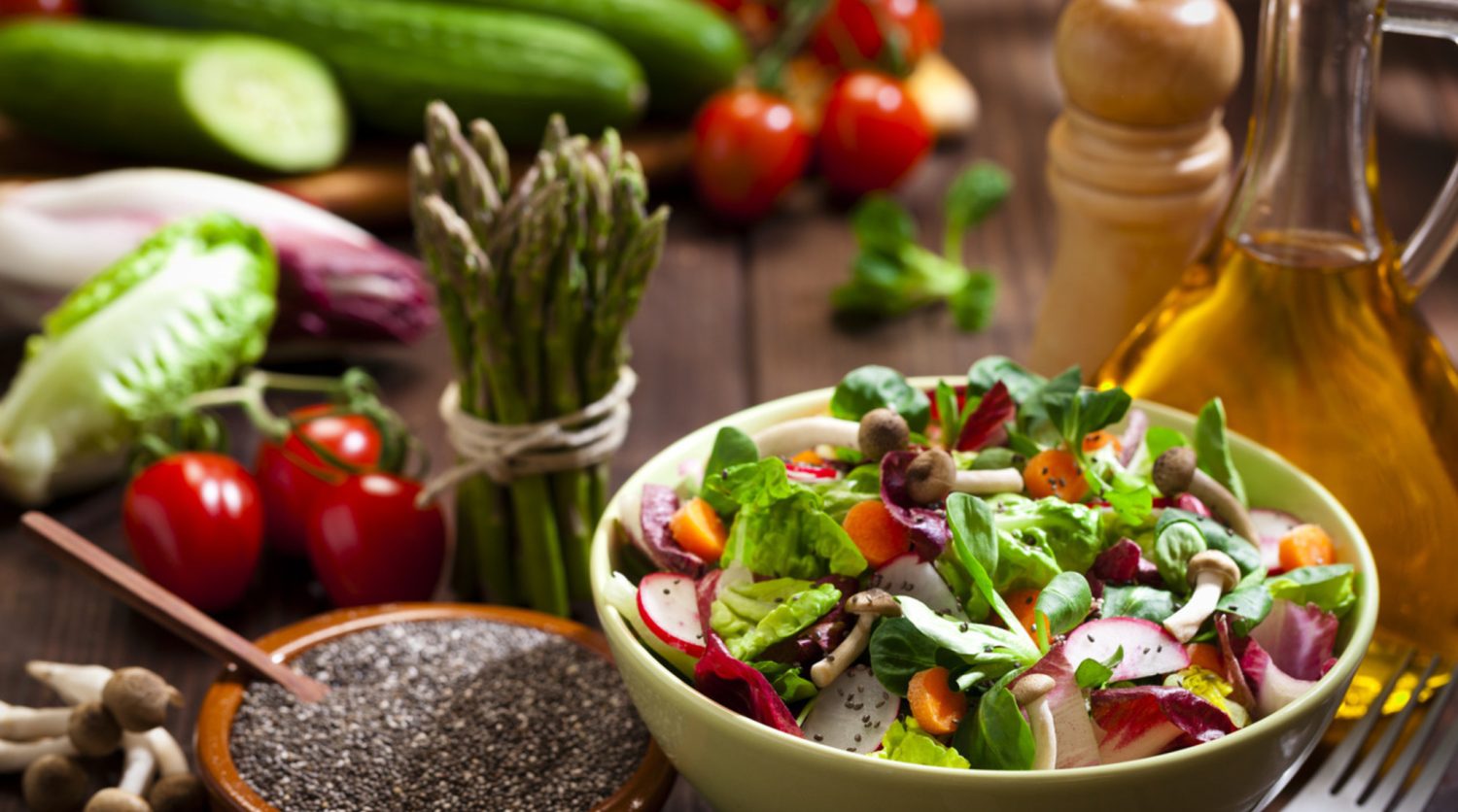 Deslumbra en la Nochevieja con cinco tentempiés sencillos y deliciosos que conquistarán tu celebración con estilo 1 Moncloa SELECCIÓN DE INGREDIENTES