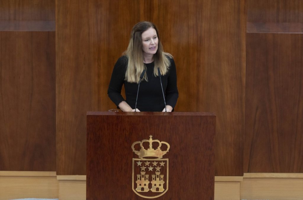  Ana Dávila, al expresar sus preocupaciones, no solo señala deficiencias en la coordinación entre ambos ministerios, sino que también destaca la falta de competencias específicas | Foto: Europa Press