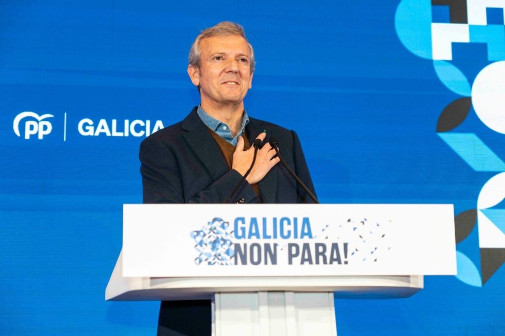 El CIS de Tezanos dice que Alfonso Rueda podría perder la mayoría absoluta Feijóo en Galicia 1 Moncloa El presidente del PPdeG, Alfonso Rueda, no lograría la mayoría absoluta aunque será la fuerza más votada