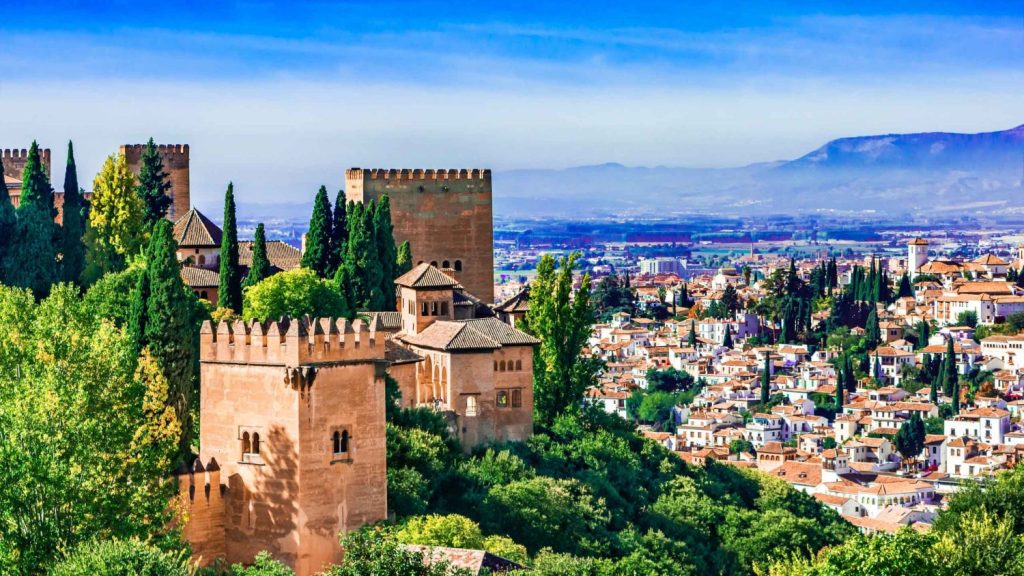 No lo elijas al azar, la IA revela cuál es la ciudad de España hecha para tus vacaciones 15 Moncloa LA IMPACTANTE EVOLUCIÓN DEL TURISMO GRACIAS A LA IA