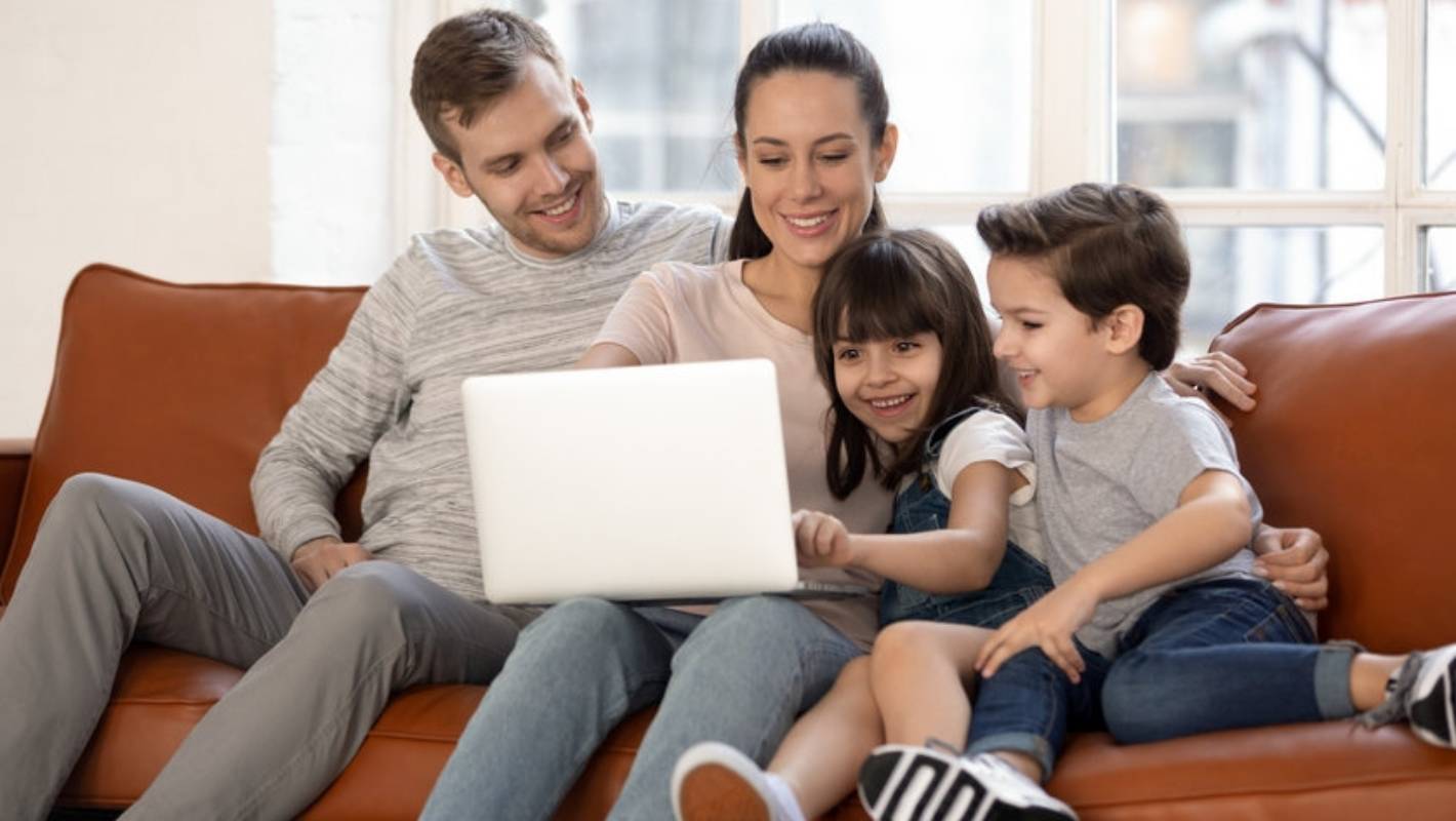 Impacto de la tecnología en la salud: Cómo tus dispositivos afectan tu bienestar y qué hacer al respecto 3 Moncloa EL DESAFÍO DEL TIEMPO EN FAMILIA