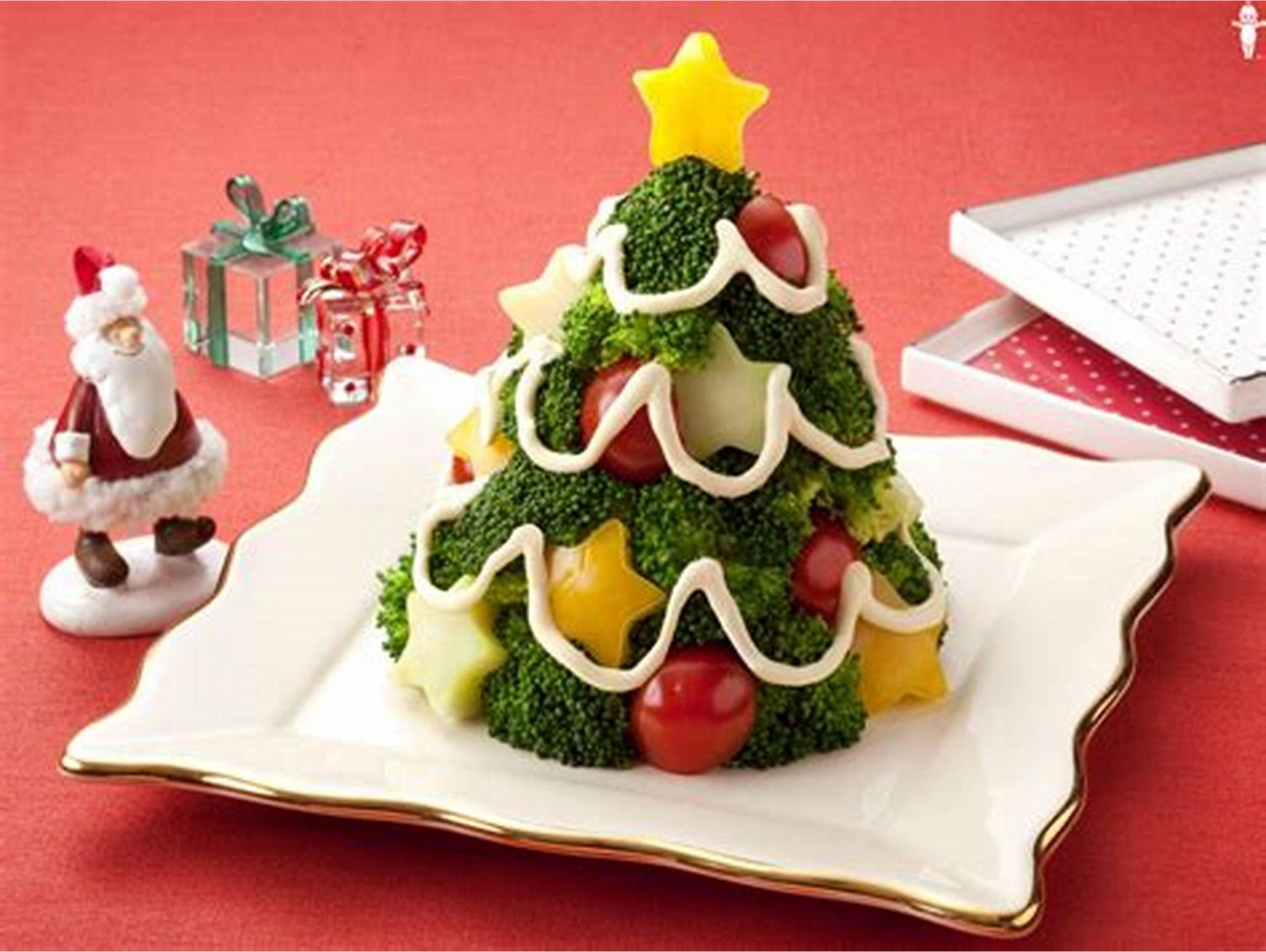 Delicias festivas: Descubre el original árbol de Navidad de salmón y queso, una experiencia gastronómica única 2 Moncloa ORIGEN E INSPIRACIÓN